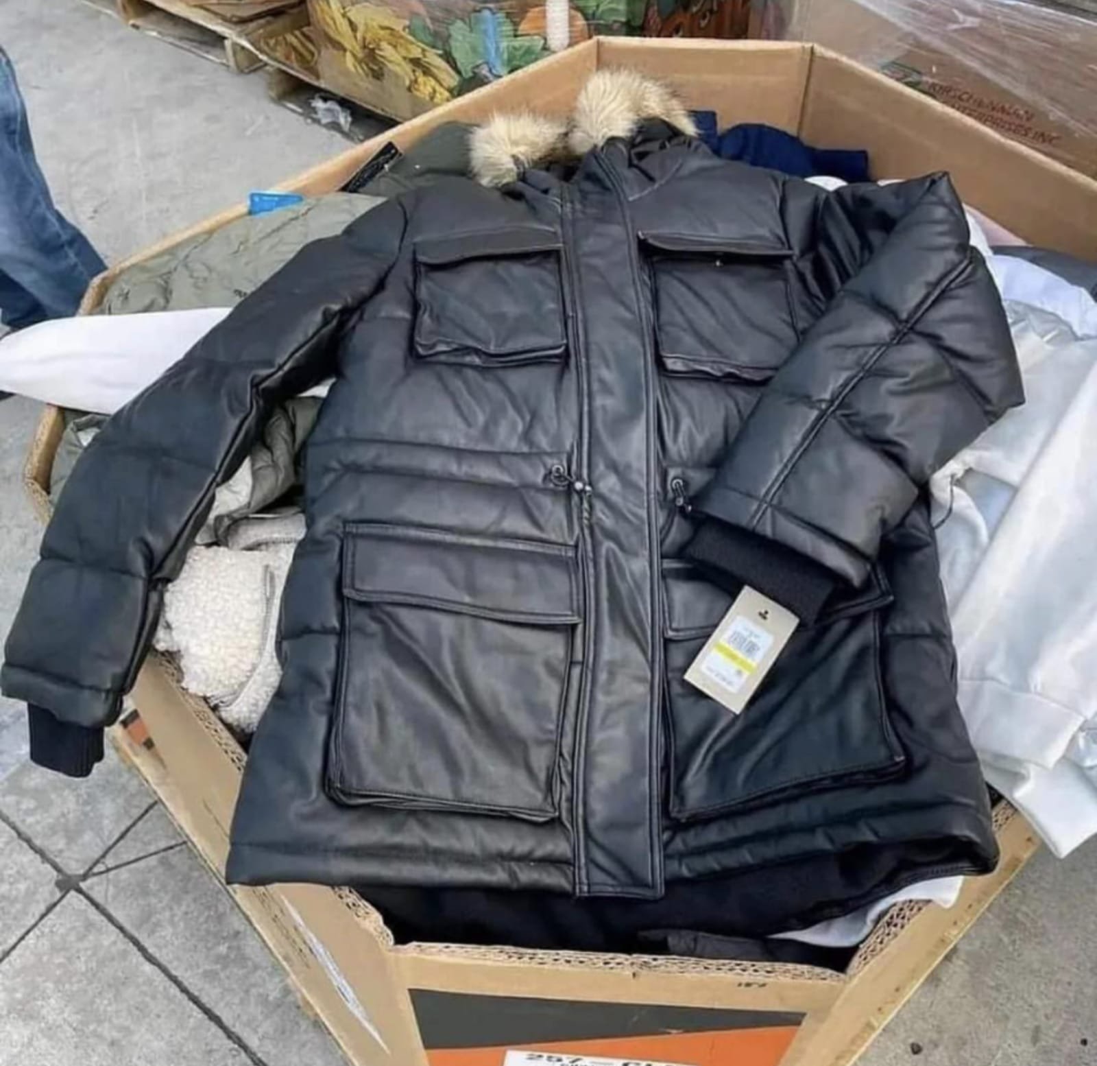 Buy Amazon Winter Jackets Pallets in Austria